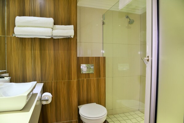 Bathroom - Capetonian Hotel (Cape Town)