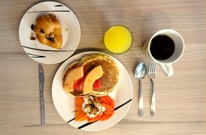 Petit déjeuner composé de spécialités régionales compris tous les jours