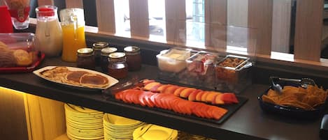 Ilmainen päivittäinen paikallinen aamiainen