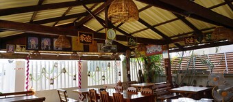 J&J Guesthouse