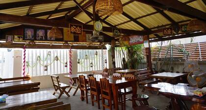 J&J Guesthouse