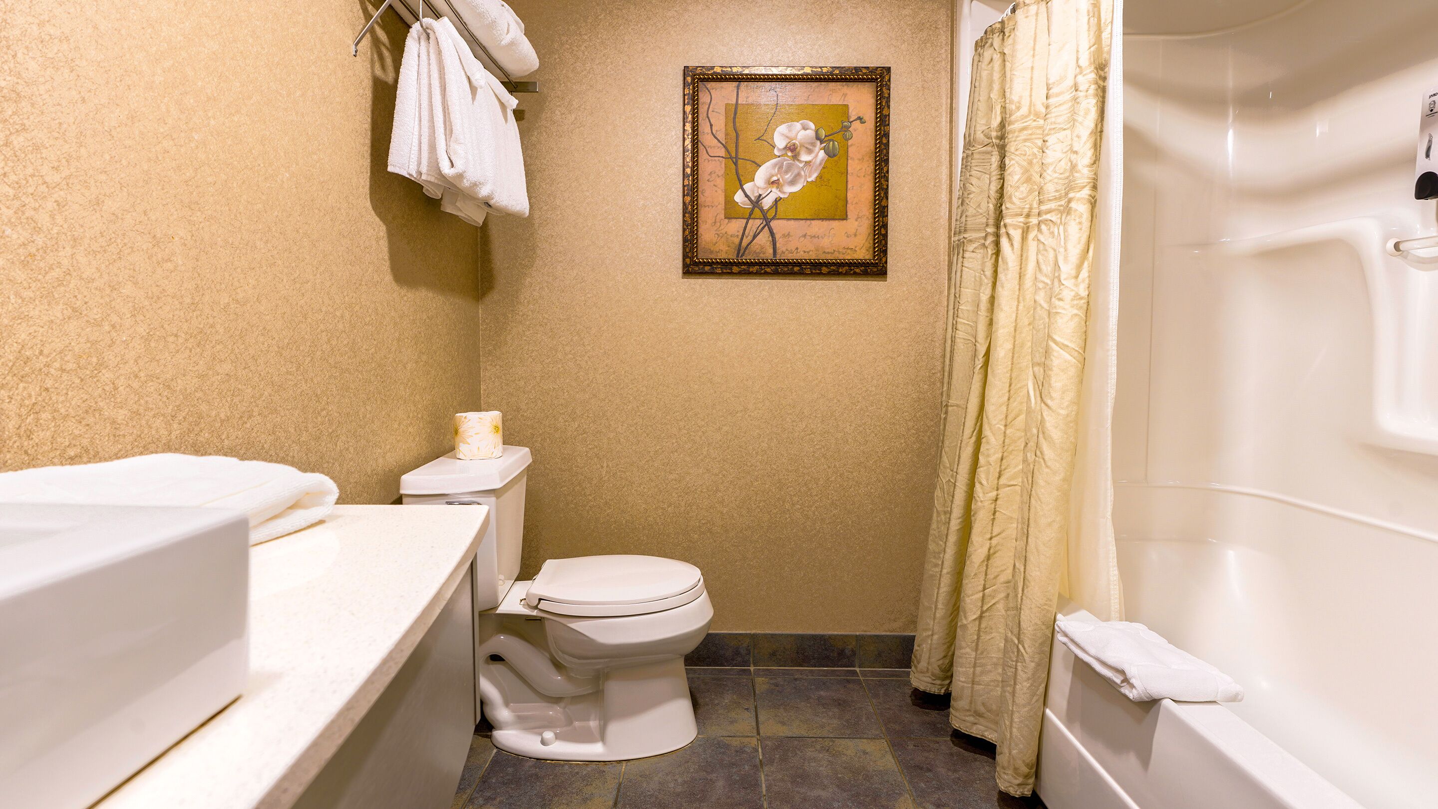 classic room, 2 double beds, bathtub | bathroom | free toiletries, hair dryer, towels