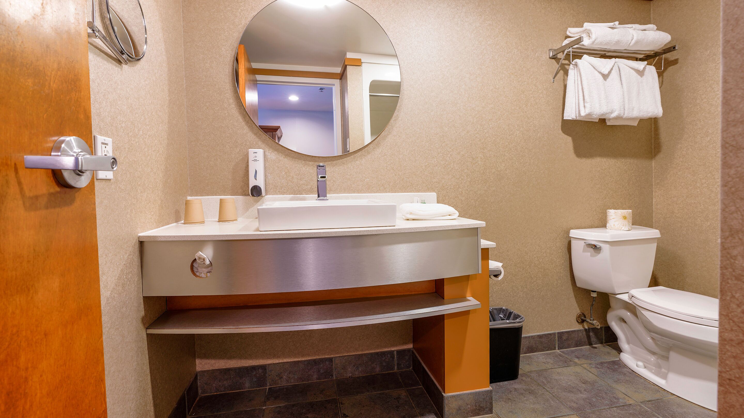 classic room, 2 double beds, bathtub | bathroom | free toiletries, hair dryer, towels