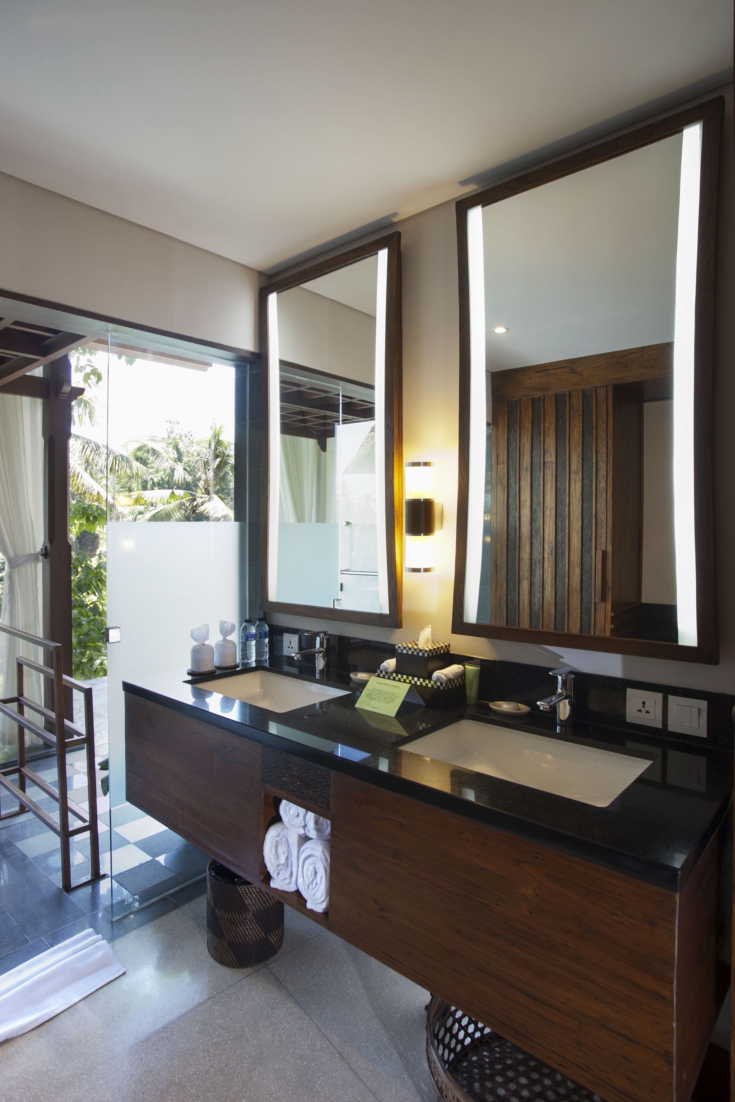 separate bathtub and shower, deep-soaking bathtub