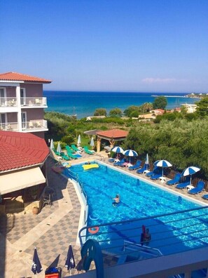Outdoor pool - Amoudi Studios Apartments Hotel (Zakynthos)