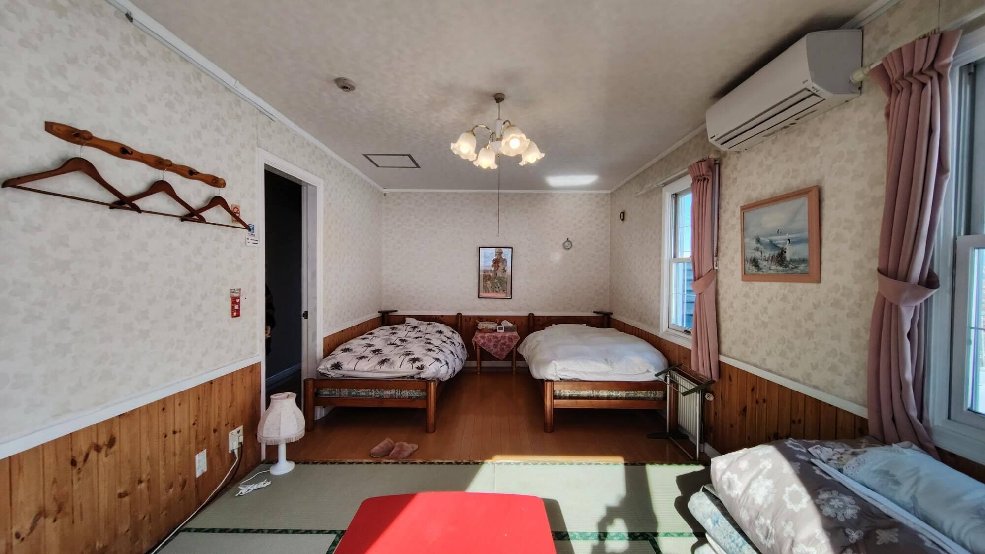 Free WiFi, bed sheets