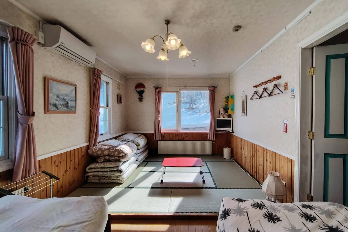 Family Room, Free Wifi, Non Smoking (Japanese & Western Style), Shared Bathroom | Free WiFi, bed sheets