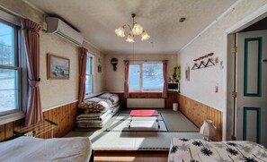 Perhehuone, tupakointi kielletty, jaettu kylpyhuone (Japanese & Western Style, Free Wifi) | Ilmainen Wi-Fi, vuodevaatteet