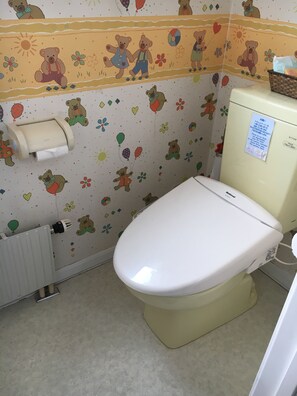 Separate tub and shower, hair dryer, slippers, towels - Pension Hoshi Ni Negaiwo (Furano)