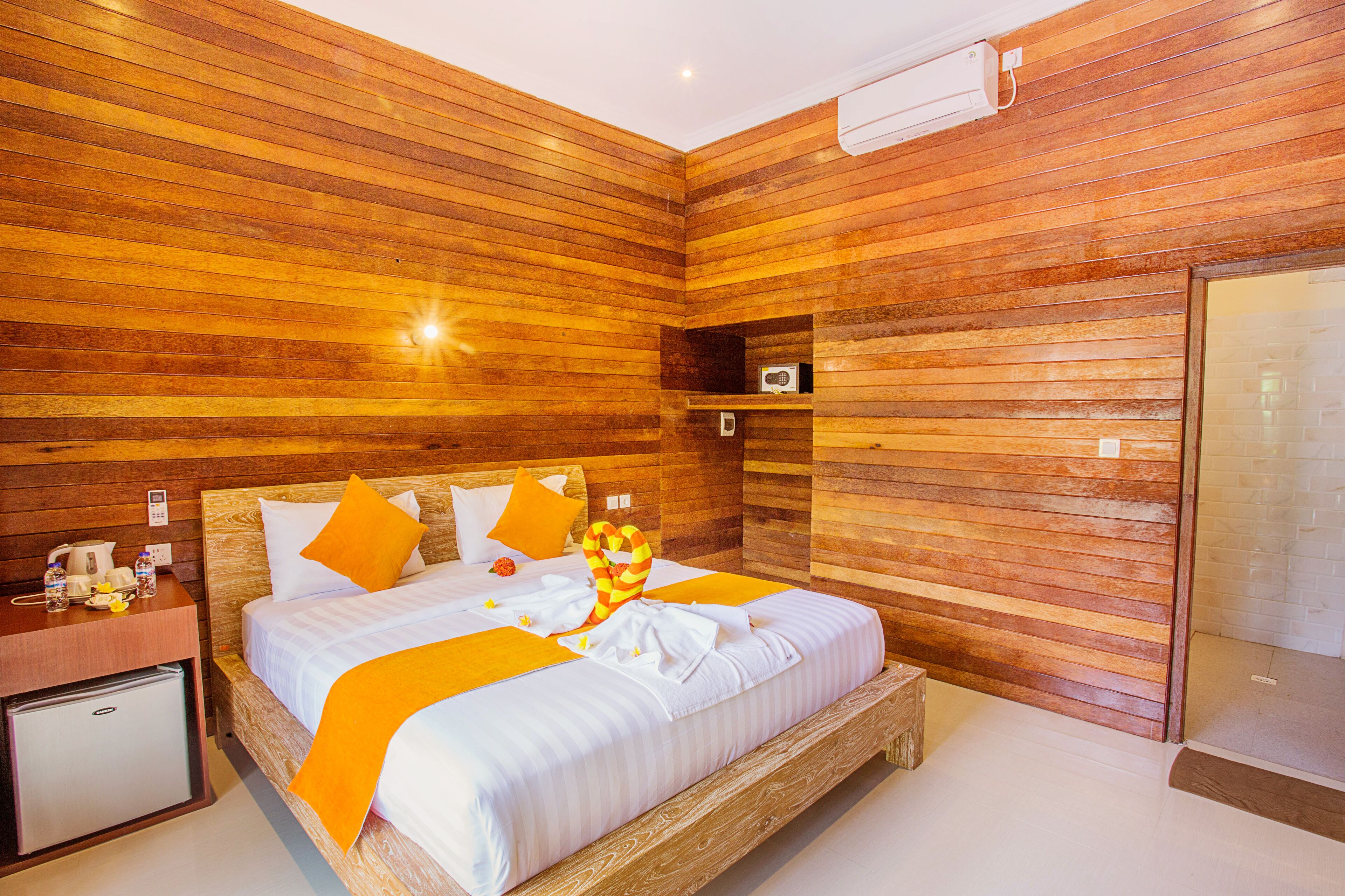 minibar, in-room safe, desk, blackout curtains