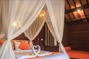 Minibar, in-room safe, desk, blackout curtains - Dinatah Lembongan Villas (Lembongan Island)