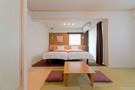 Deluxe Twin Room with Tatami Area | In-room safe, blackout drapes, soundproofing, free WiFi. M’s Inn Higashiyama
