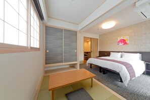 Superior Double Room with Tatami Area | In-room safe, blackout drapes, soundproofing, free WiFi - M’s Inn Higashiyama (Kyoto)