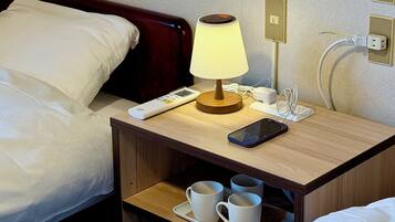 In-room safe, soundproofing, free WiFi, bed sheets