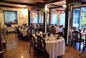 Breakfast and dinner served  - Hotel Sejour mint (Hakuba)