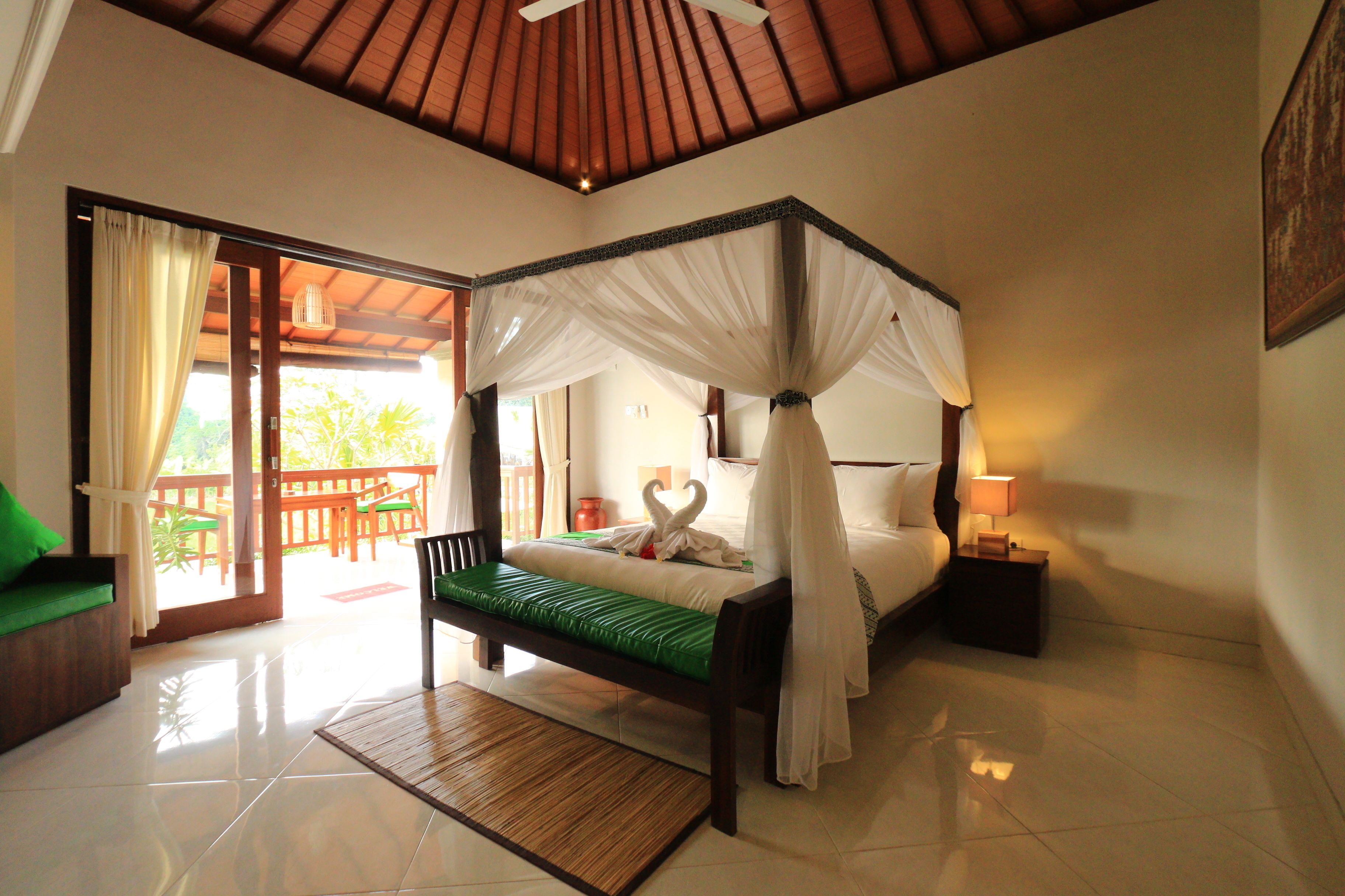 deluxe room | in-room safe, desk, iron/ironing board, free cots/infant beds