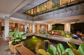 2 restaurants, spécialités Cuisine internationale