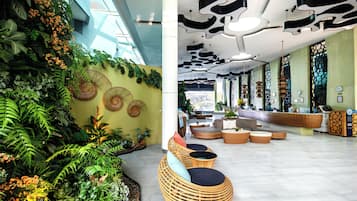 Coin salon dans le hall