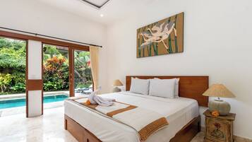 Deluxe Double Room, 1 King Bed, Pool View | Desk, laptop workspace, soundproofing, iron/ironing board
