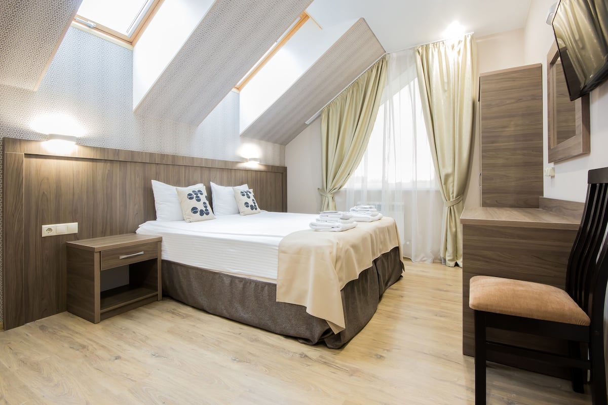 Deluxe Double or Twin Room