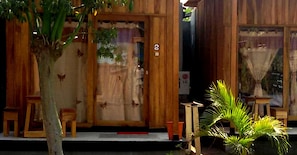 Terrace/patio - Beach Box Bungalows (Gili Trawangan)