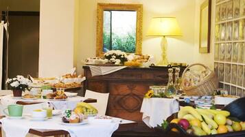 Daily buffet breakfast (EUR 5 per person)
