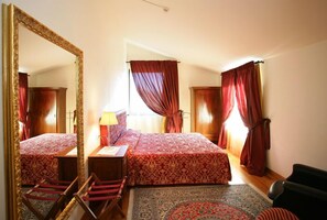 Suite junior | Minibar, caja fuerte, escritorio y wifi gratis