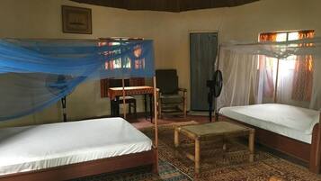 Kamar Double atau Twin Standar, 2 Tempat Tidur Double, Bebas Asap Rokok, pemandangan pantai | Wi-Fi gratis