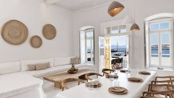 Vila, 4 quartos, vista para o mar | Opções para refeição no quarto