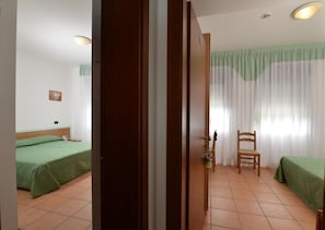 Premium bedding, in-room safe, desk, laptop workspace