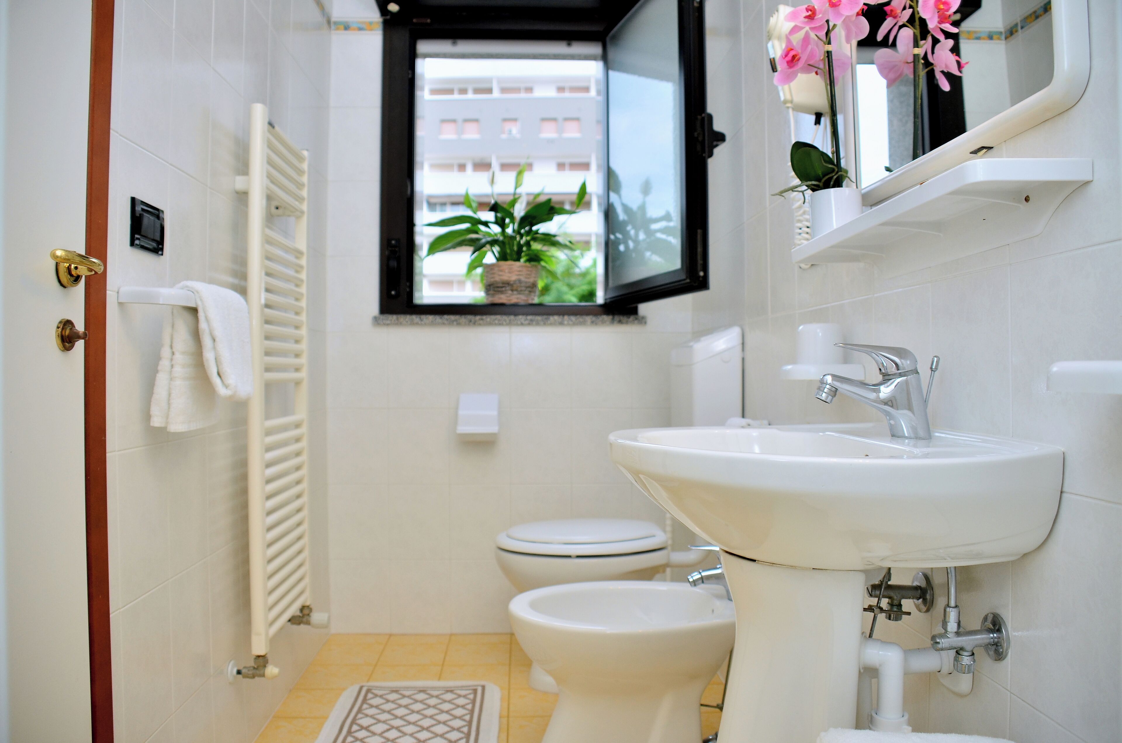 double or twin room | bathroom | shower, free toiletries, hair dryer, bidet
