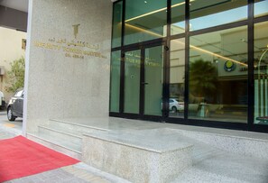 Front of property - Capital O 111 Infinity Suites (Manama)