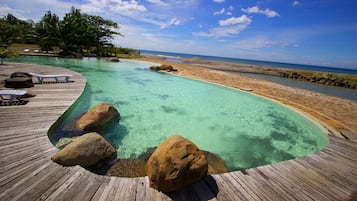 3 piscinas al aire libre, sillones reclinables de piscina