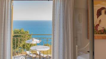 Villa de lujo, piscina privada, vistas al mar (Penelope) | Balcón