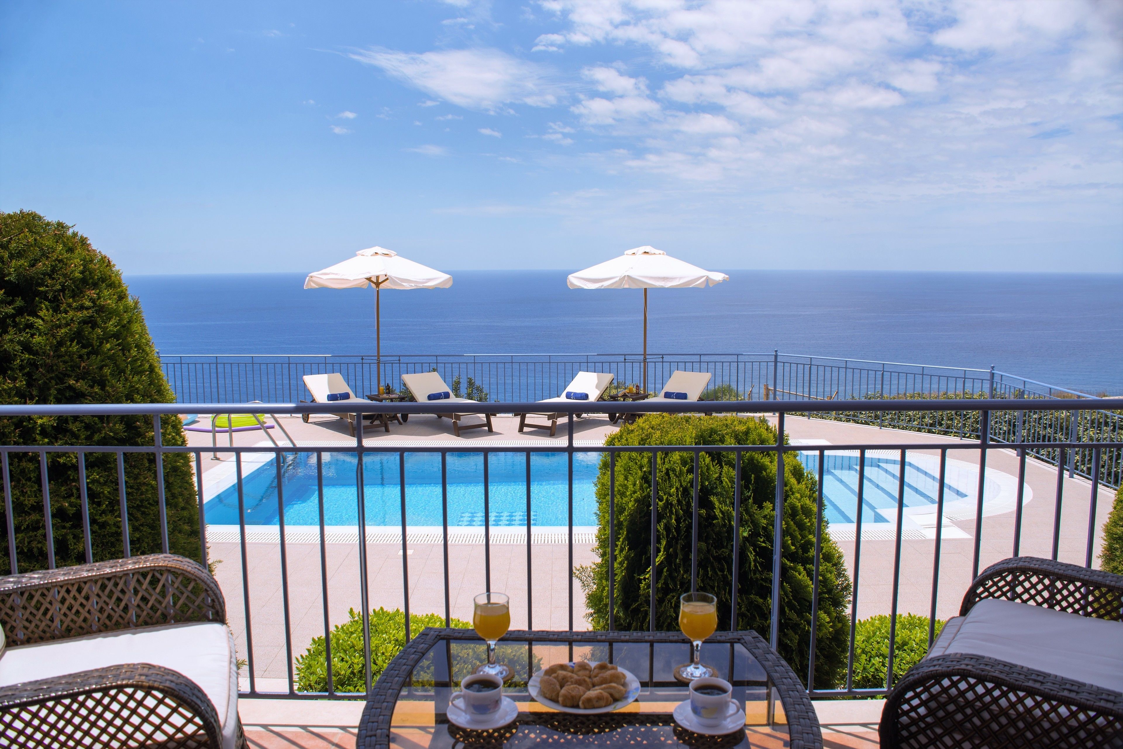 Luxury-Villa, eigener Pool, Meerblick (Odysseus) | Terrasse/Patio