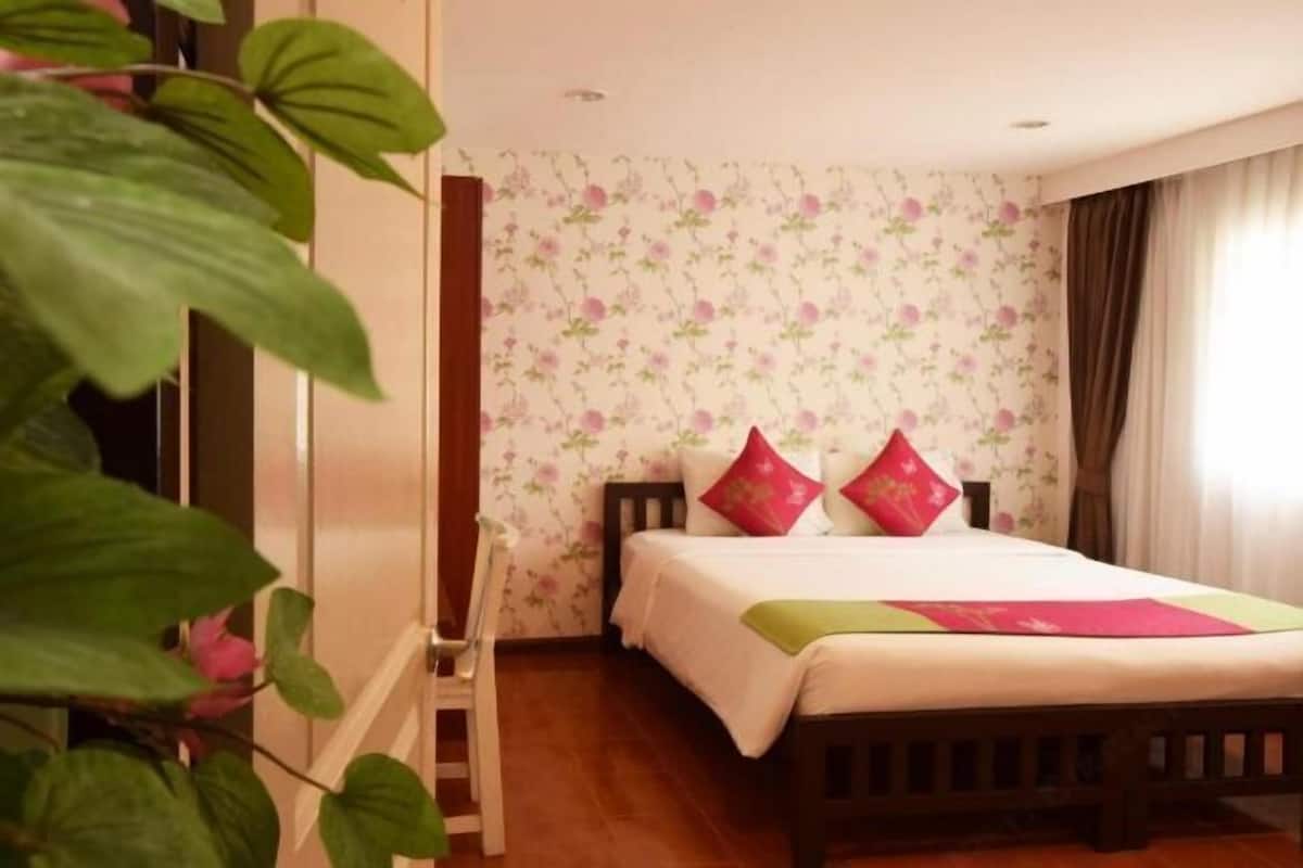 Individually decorated, individually furnished, desk, blackout drapes