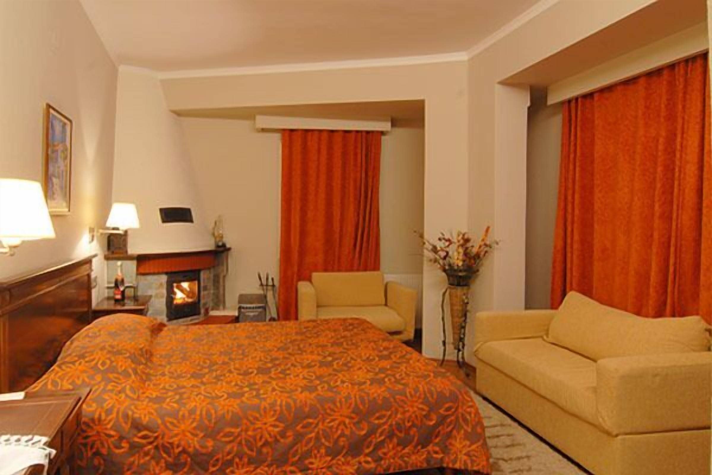 Superior Suite, Fireplace | Premium bedding, minibar, in-room safe, soundproofing