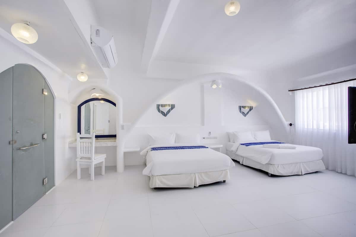 2 bedroom villa | 1 bedroom, desk, free wifi, bed sheets