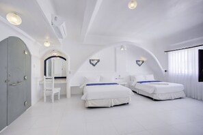 2 bedrooms, desk, free WiFi, bed sheets - Vitalis Villas (Santiago)