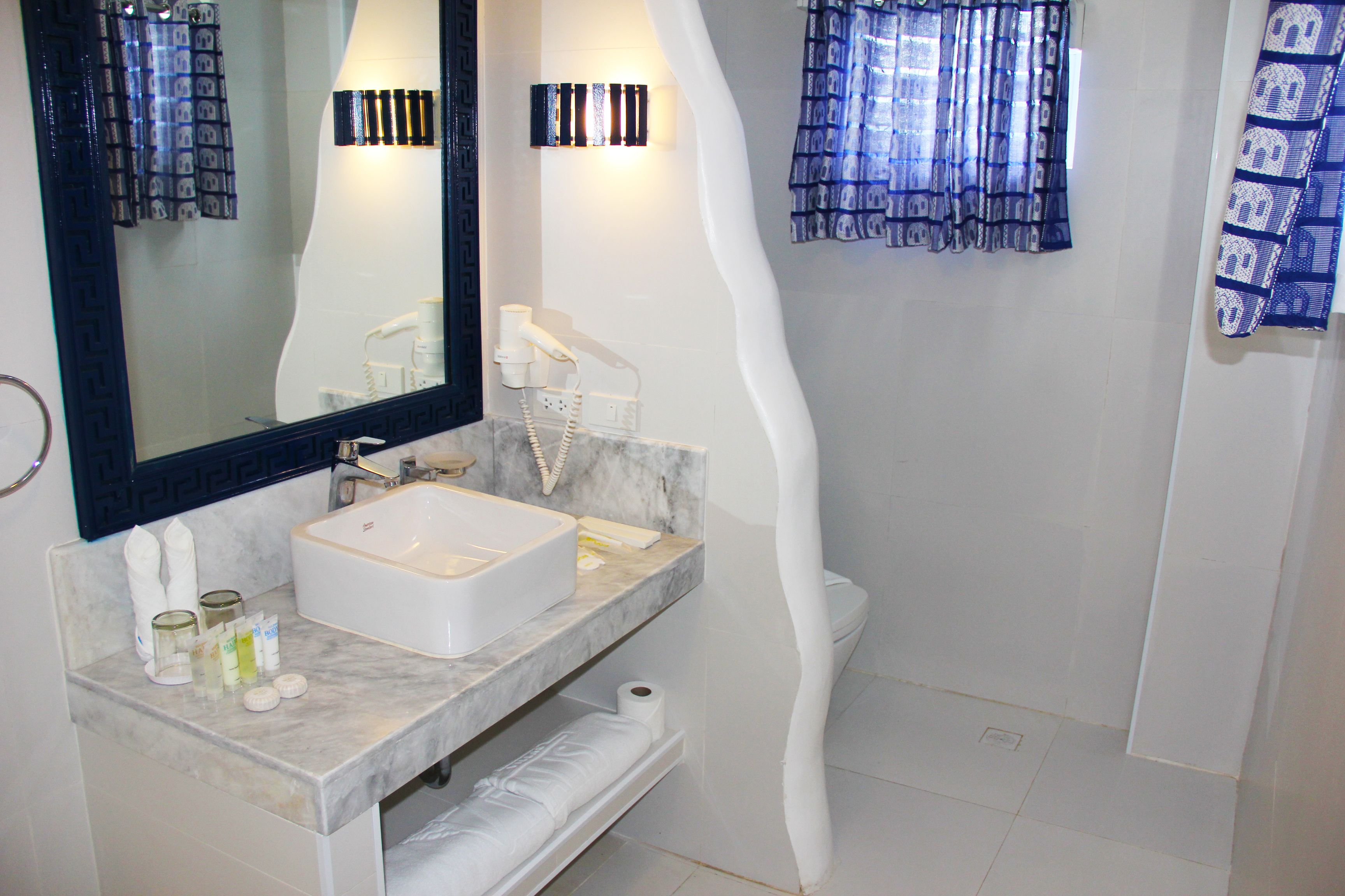 2 bedroom villa with jacuzzi | bathroom | shower, rainfall showerhead, free toiletries, hair dryer