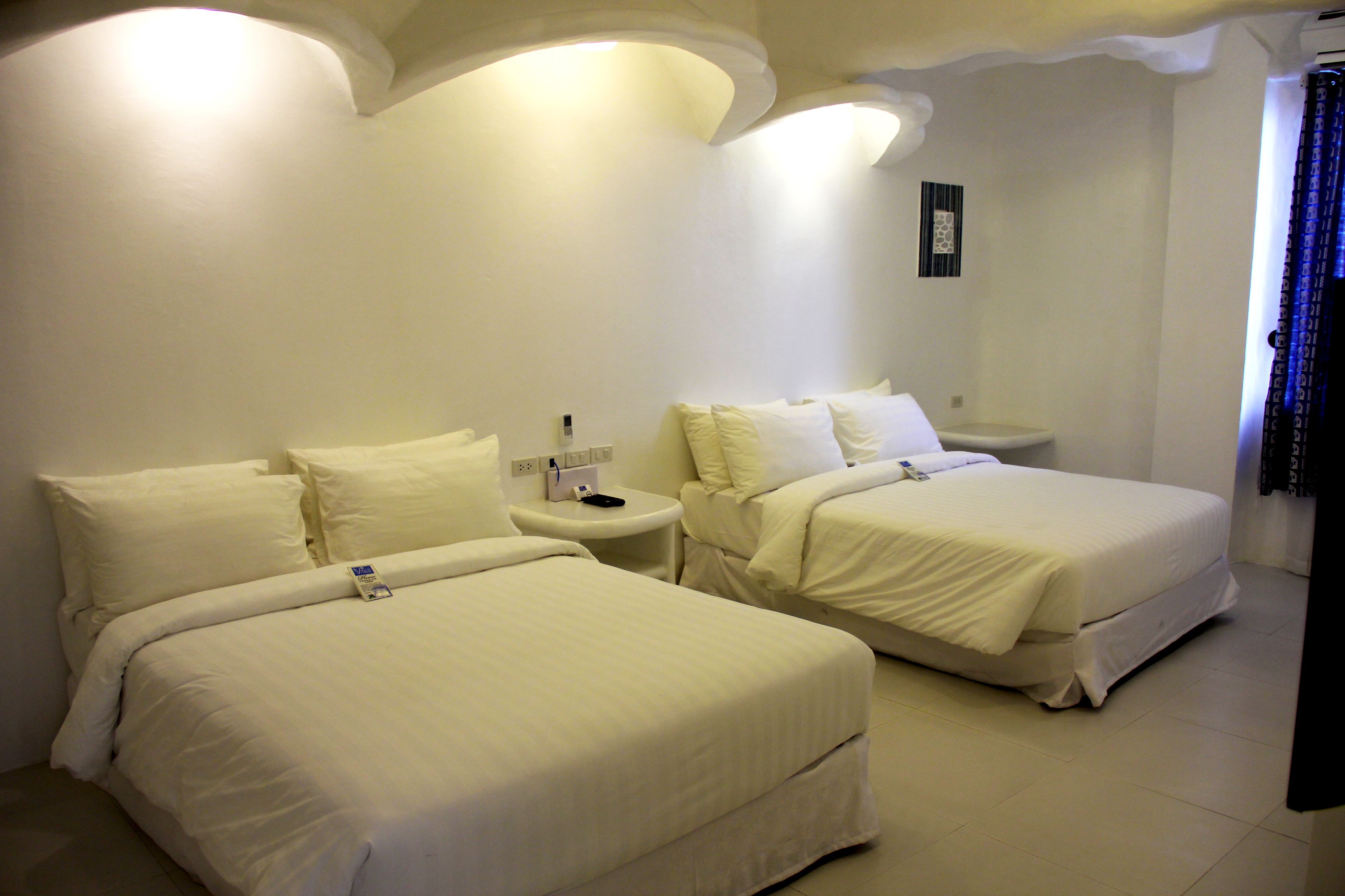 2 bedroom villa with jacuzzi | 1 bedroom, desk, free wifi, bed sheets