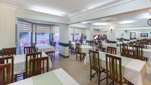 Breakfast, lunch and dinner served - Sifalar Apart Hotel (Alanya)