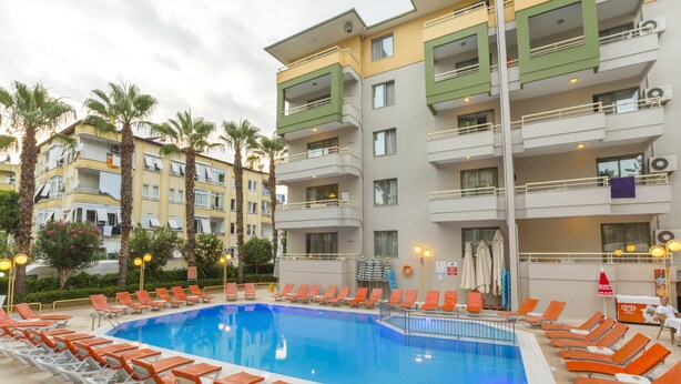 2 outdoor pools, open 10:00 AM to 6:00 PM, pool umbrellas, sun loungers - Sifalar Apart Hotel (Alanya)