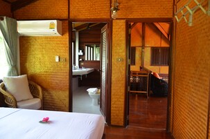 Garden Views 2 Bedrooms Villa | 2 dormitorios, minibar con artículos gratuitos, caja fuerte y escritorio