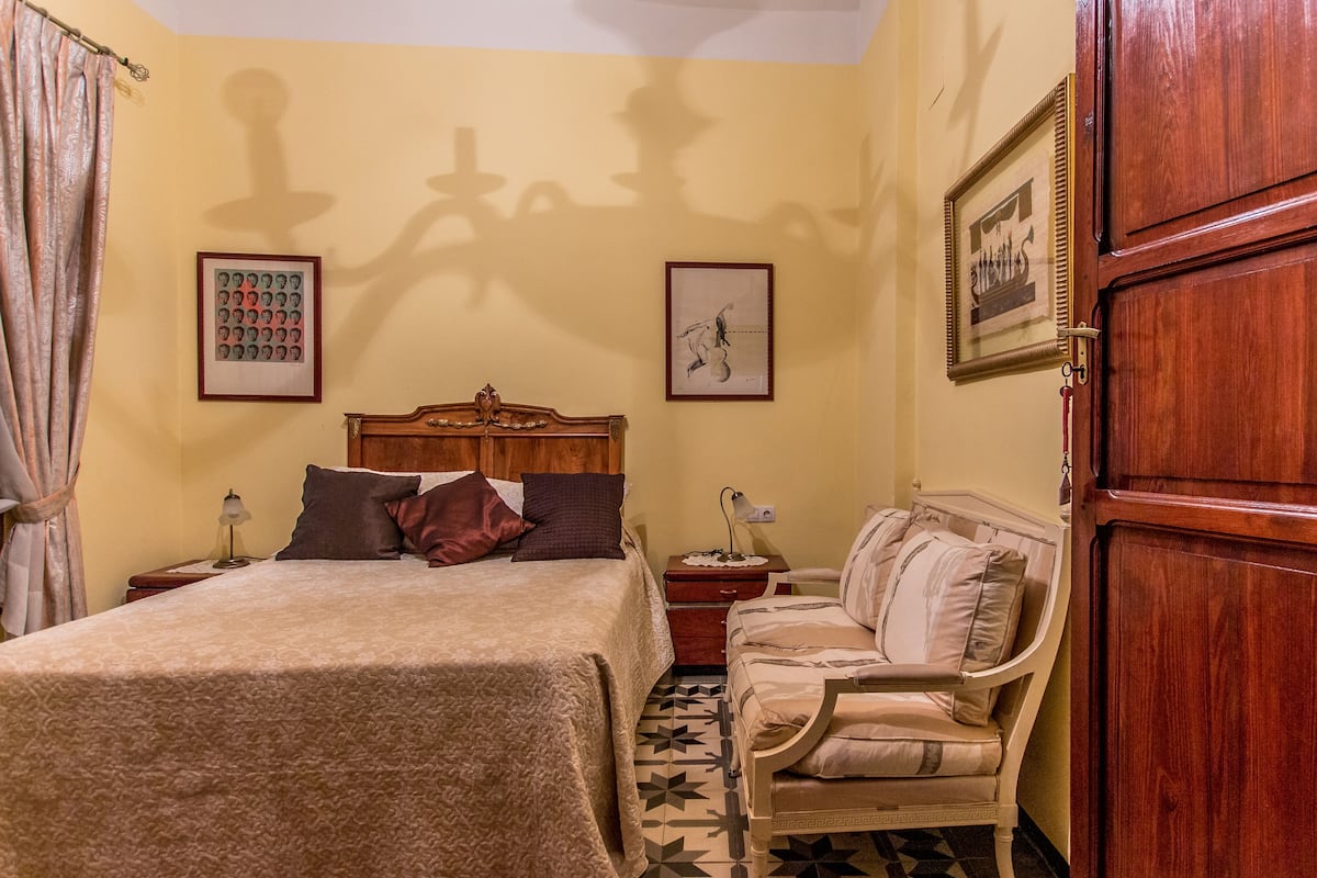 Luxury Suite, 1 Bedroom, Terrace (Private Bathroom) | Egyptian cotton sheets, premium bedding, blackout drapes, WiFi (free)