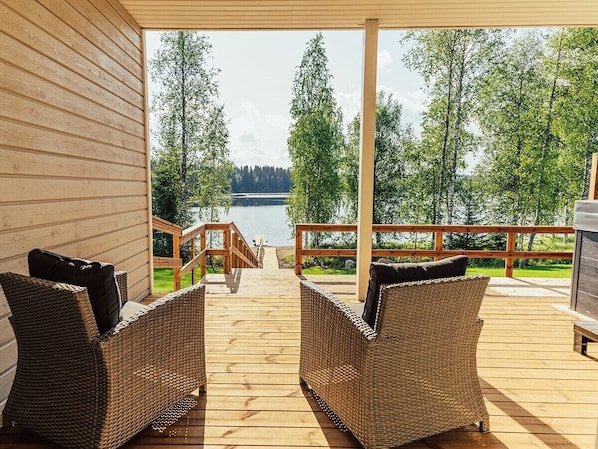 Comfort Villa, 3 Bedrooms, Lakeside, EC Charging | Terrace/patio - Kajaani Cottages (Kajaani)