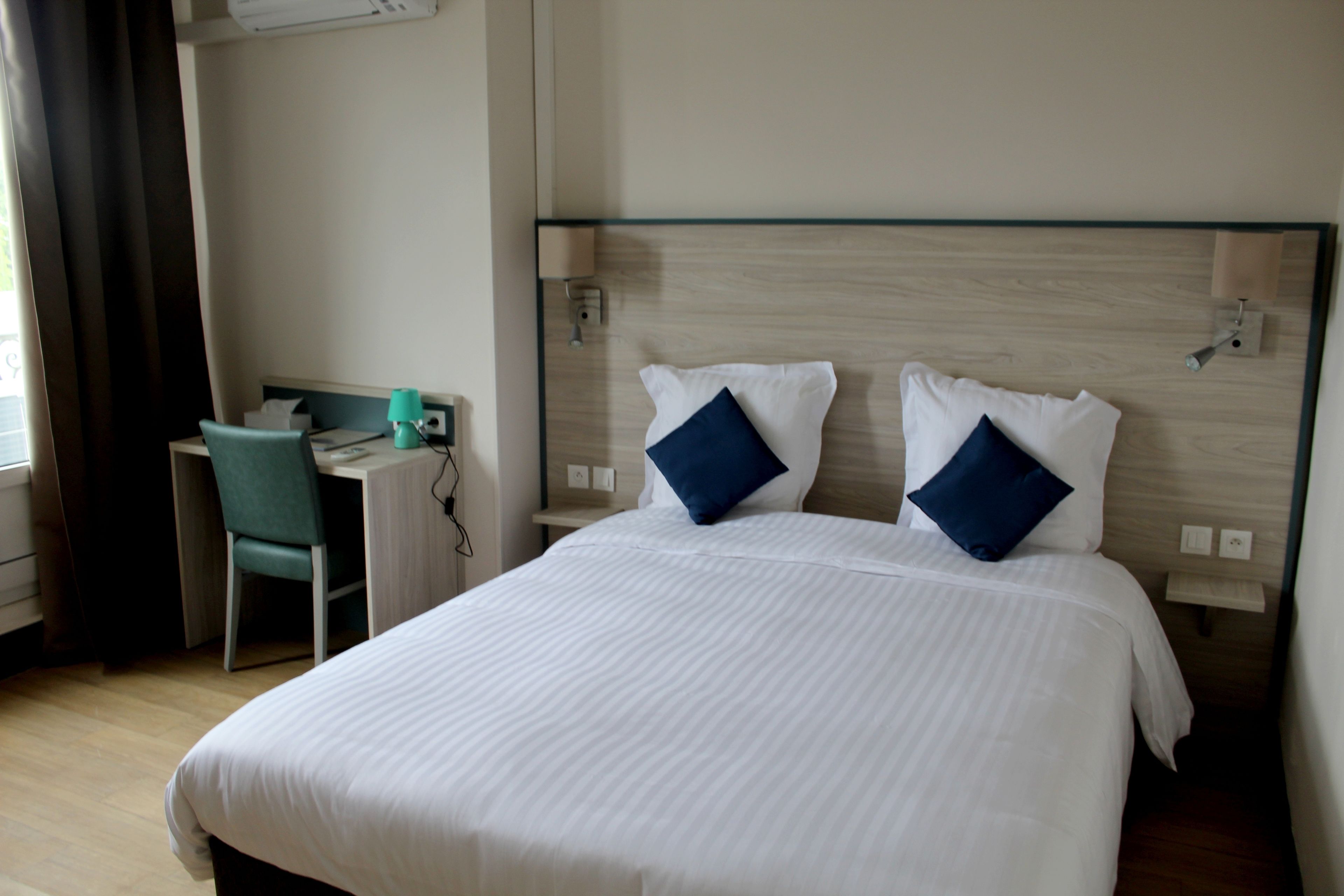 standard double room | minibar, in-room safe, desk, soundproofing