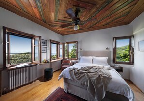 Deluxe Room with Panoramic Sea View - Lysithea | 2 kamar tidur, seprai katun Mesir, dan seprai premium