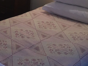 Double Room, Shared Bathroom - Colnbrook Lodge Guest House (Slough)
