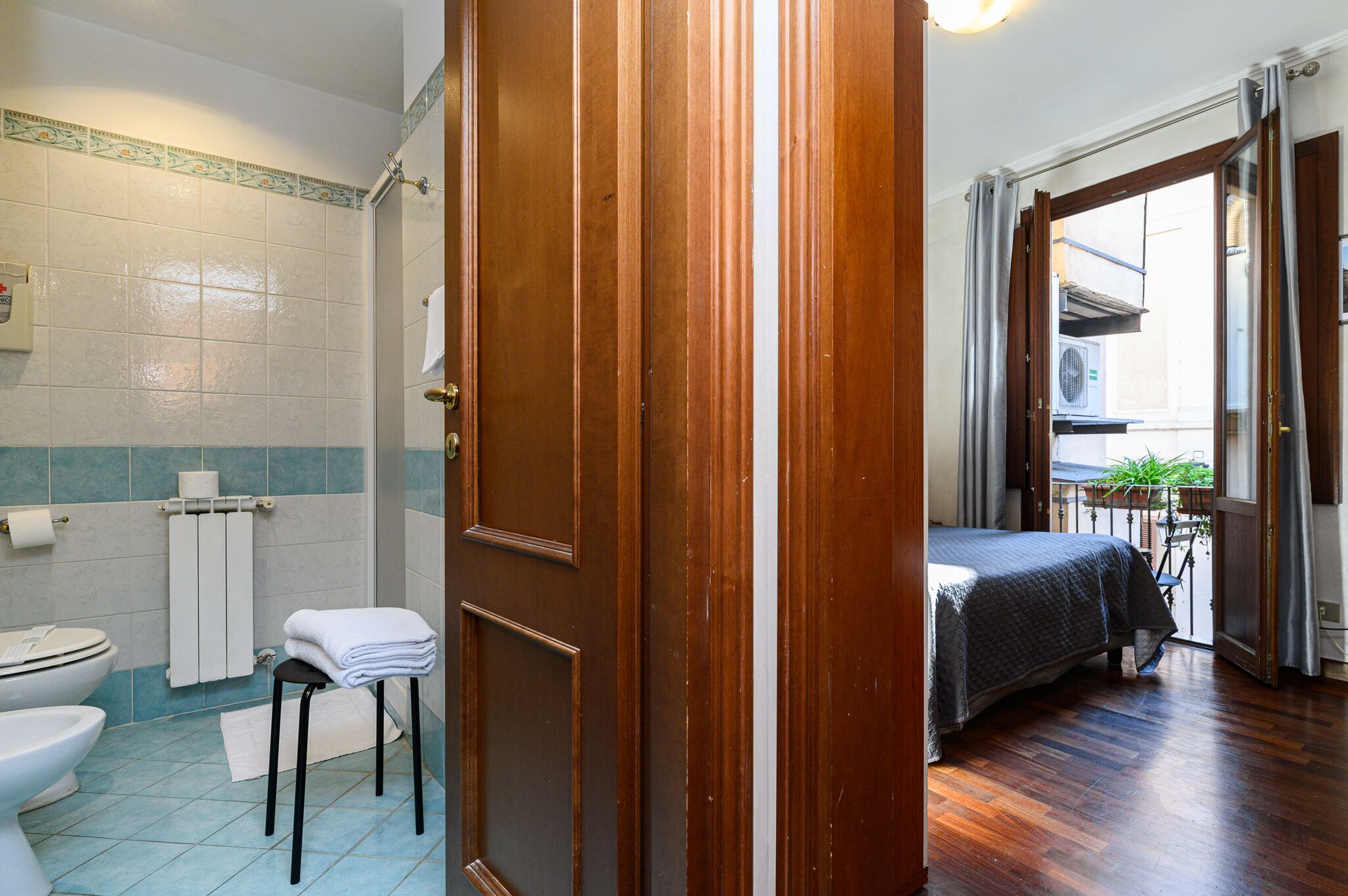 Photo - Domus Julia Trevi - Spagna